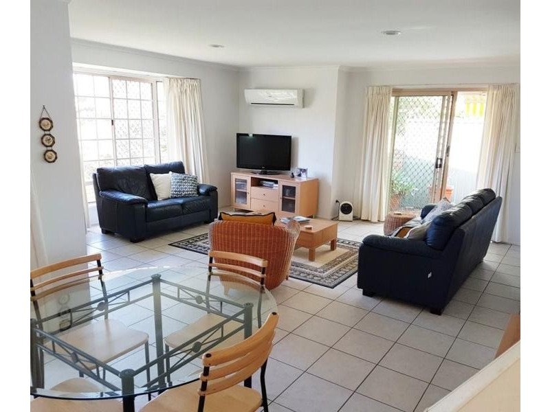 1/4 Teal Court, Burleigh Waters QLD 4220