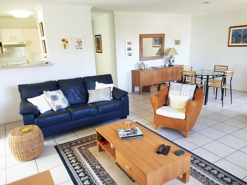 1/4 Teal Court, Burleigh Waters QLD 4220
