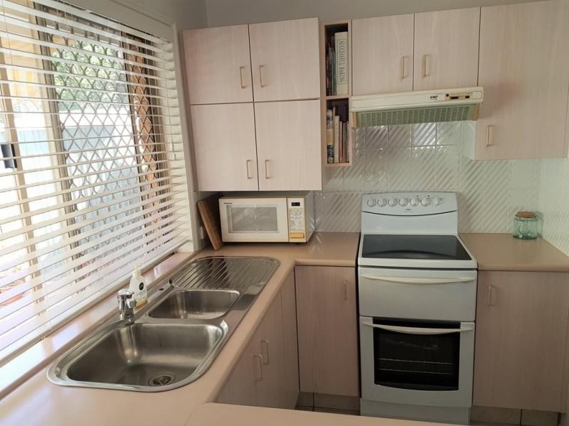 1/4 Teal Court, Burleigh Waters QLD 4220