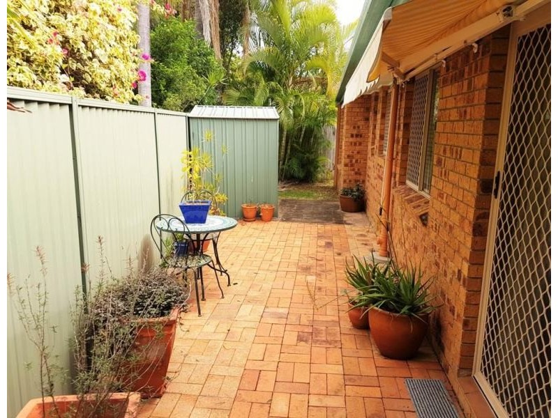 1/4 Teal Court, Burleigh Waters QLD 4220