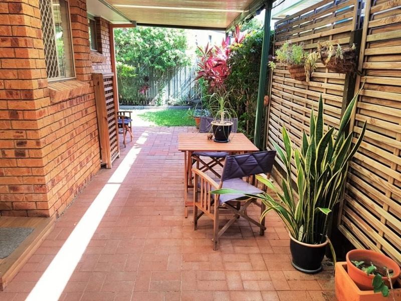 1/4 Teal Court, Burleigh Waters QLD 4220