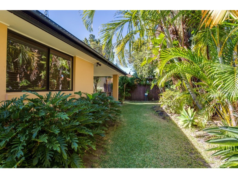 40 Gardendale Crescent, Burleigh Waters QLD 4220