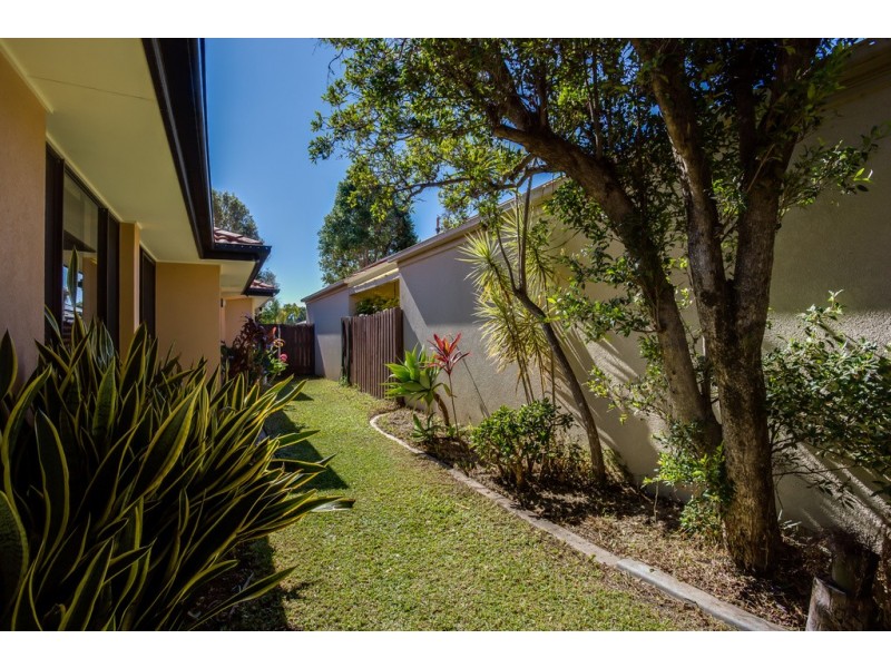 40 Gardendale Crescent, Burleigh Waters QLD 4220