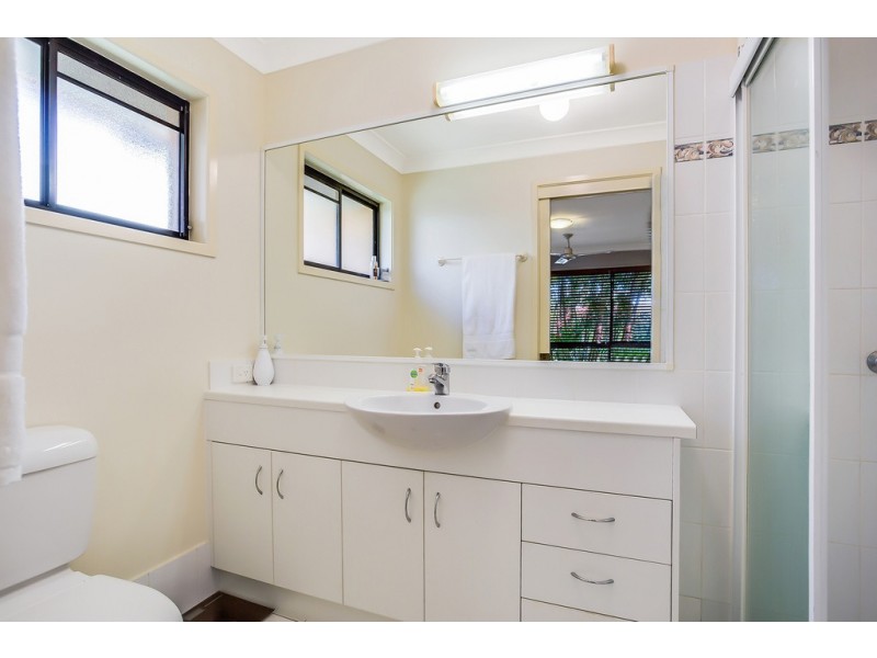 40 Gardendale Crescent, Burleigh Waters QLD 4220