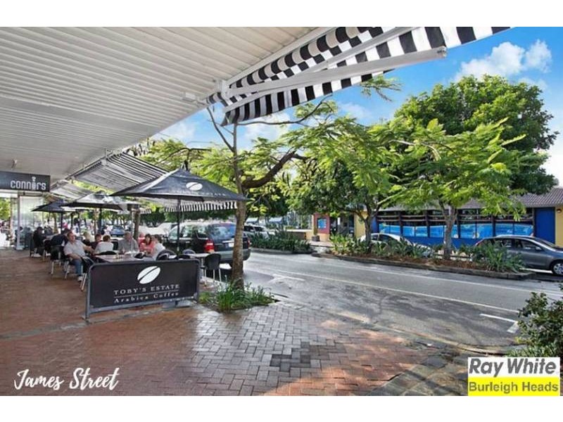 3 Aruma Avenue, Burleigh Waters QLD 4220