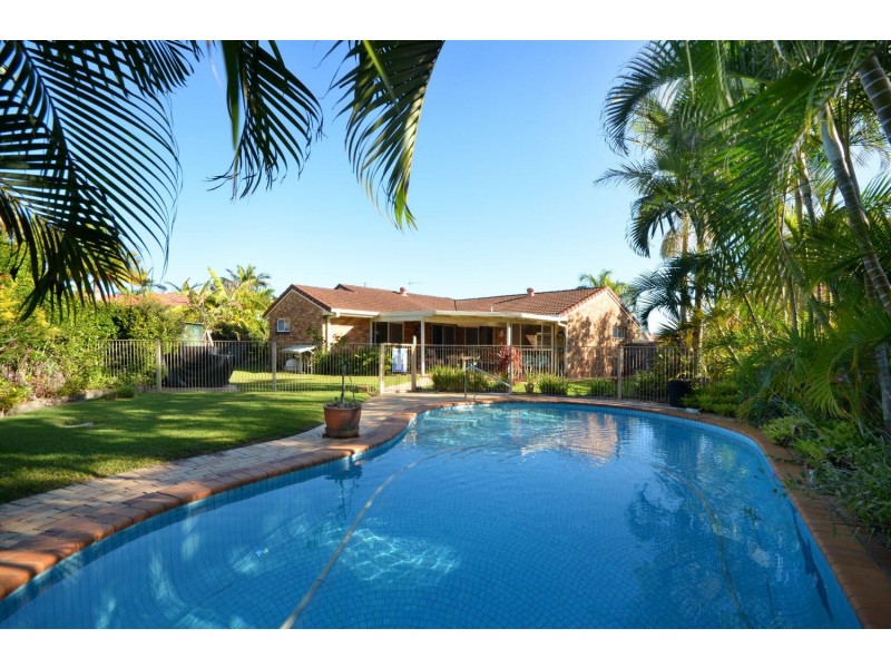 7 Lapwing Place, Burleigh Waters QLD 4220