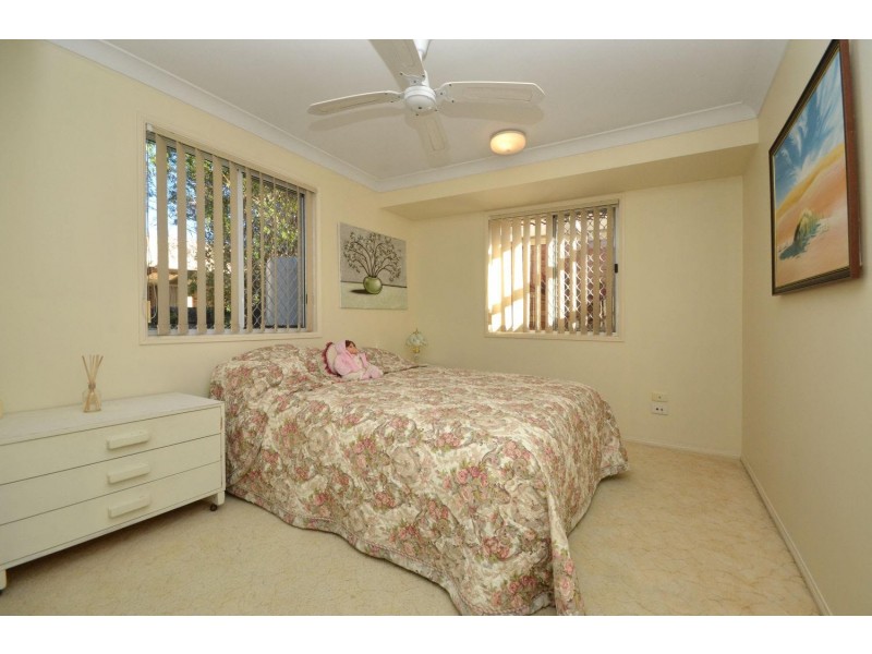 7 Lapwing Place, Burleigh Waters QLD 4220