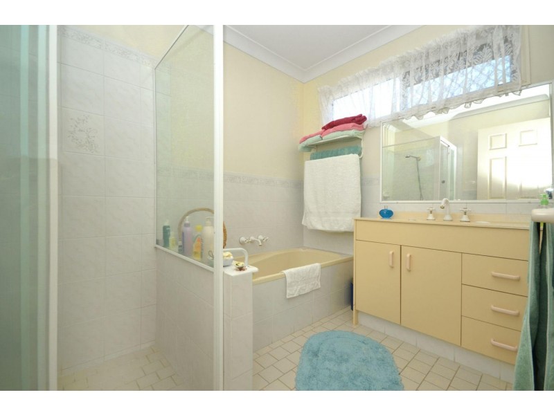 7 Lapwing Place, Burleigh Waters QLD 4220