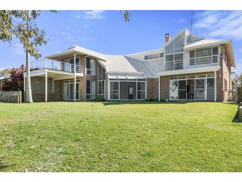 18 Ocean Drive, Safety Beach NSW 2456