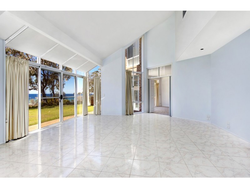 18 Ocean Drive, Safety Beach NSW 2456