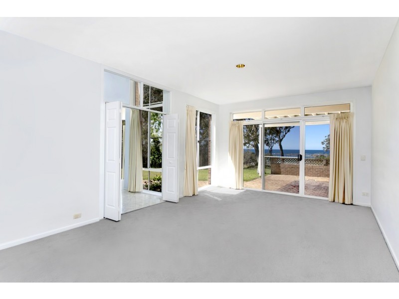 18 Ocean Drive, Safety Beach NSW 2456