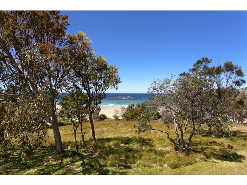 18 Ocean Drive, Safety Beach NSW 2456