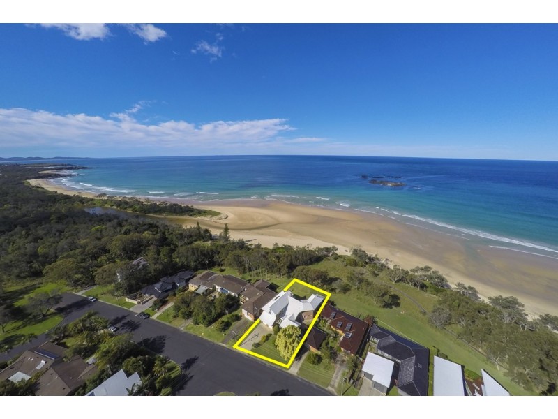 18 Ocean Drive, Safety Beach NSW 2456