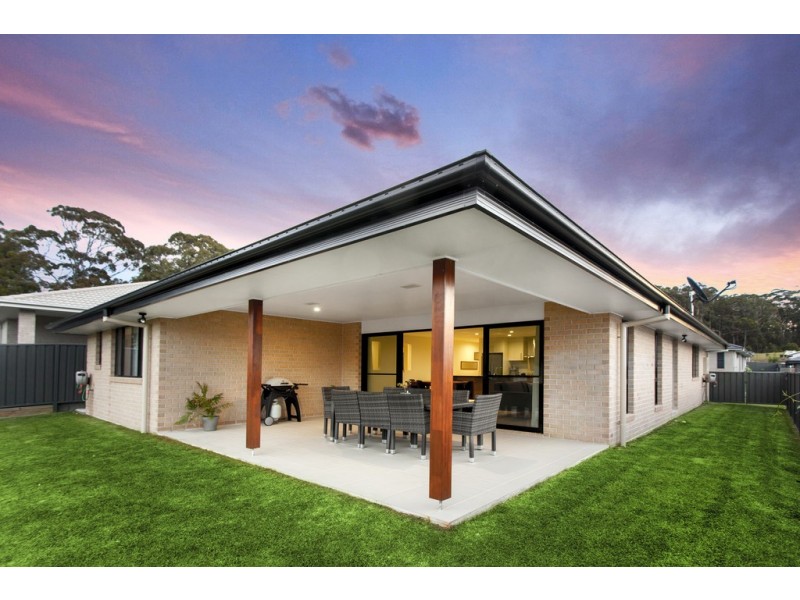 7 Seashore Place, Sandy Beach NSW 2456