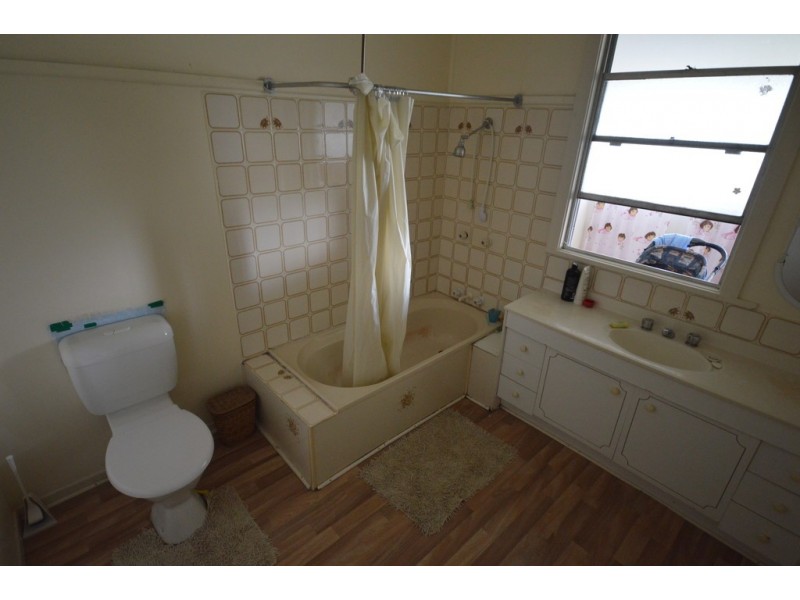 28 Loaders Lane, Coffs Harbour NSW 2450