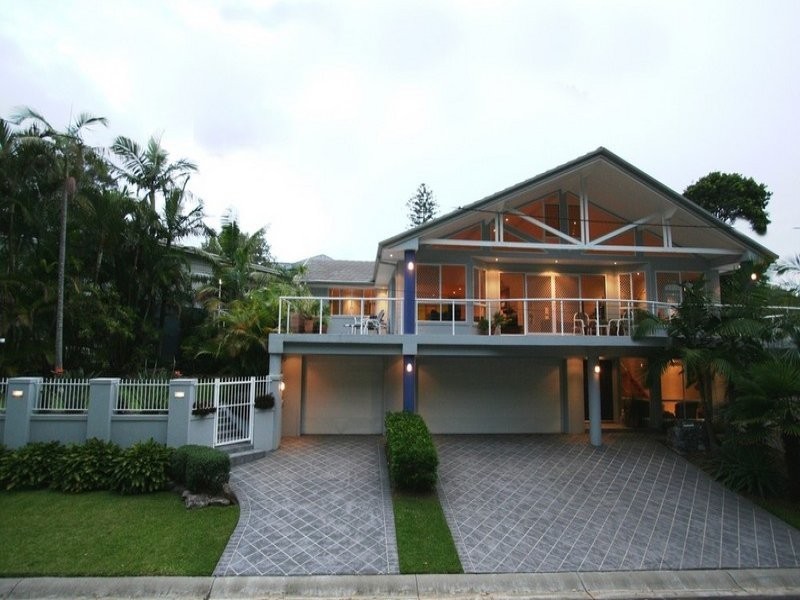 16 Lakeside Drive, Sapphire Beach NSW 2450