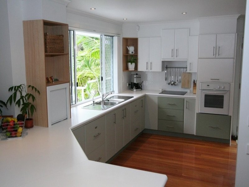 16 Lakeside Drive, Sapphire Beach NSW 2450