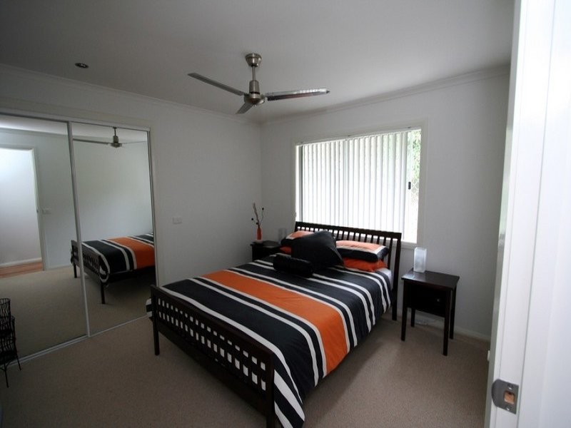 16 Lakeside Drive, Sapphire Beach NSW 2450