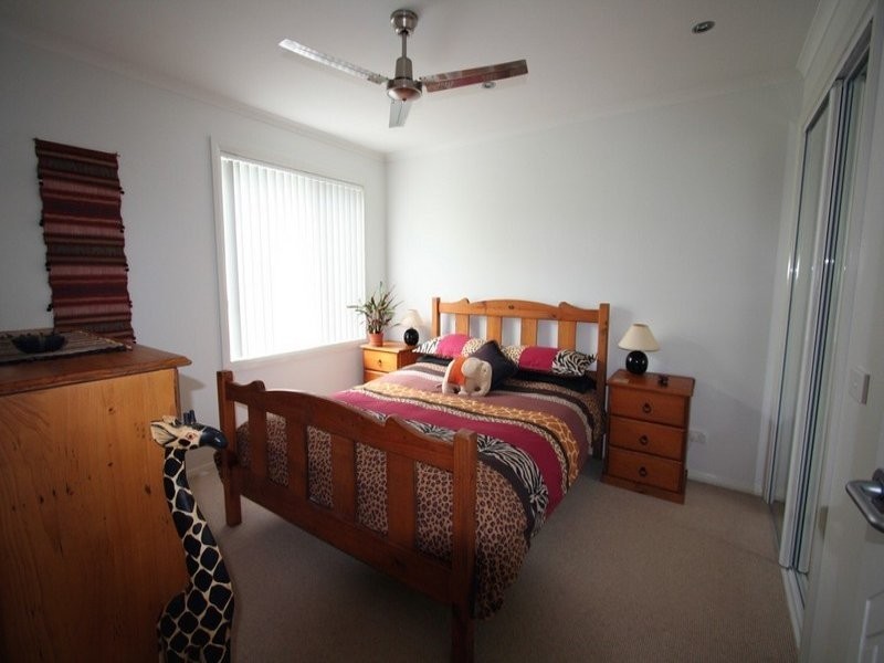 16 Lakeside Drive, Sapphire Beach NSW 2450