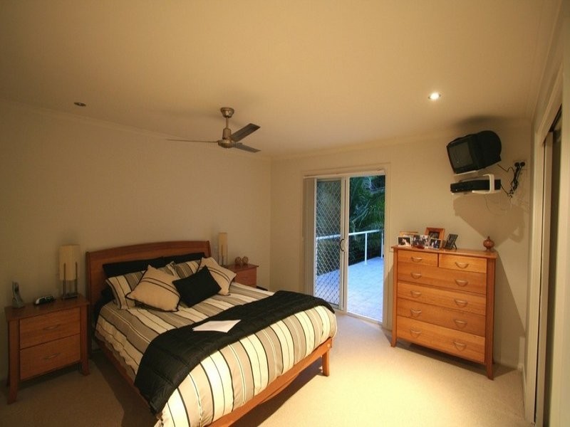 16 Lakeside Drive, Sapphire Beach NSW 2450