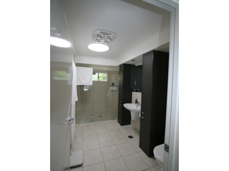 16 Lakeside Drive, Sapphire Beach NSW 2450