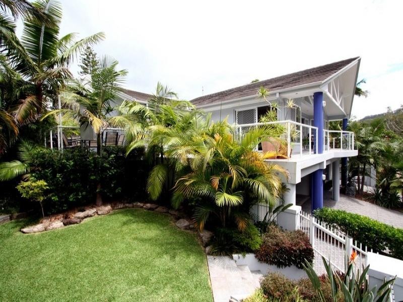 16 Lakeside Drive, Sapphire Beach NSW 2450