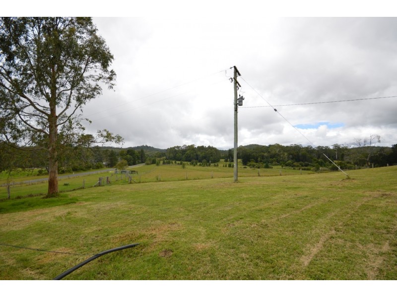 61 Lowanna Road, Lowanna NSW 2450