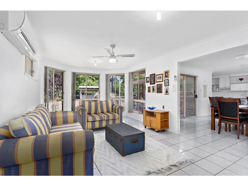 4 Azure Avenue, Emerald Beach NSW 2456