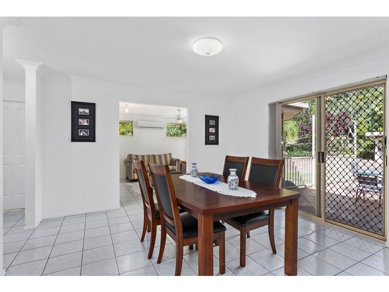 4 Azure Avenue, Emerald Beach NSW 2456