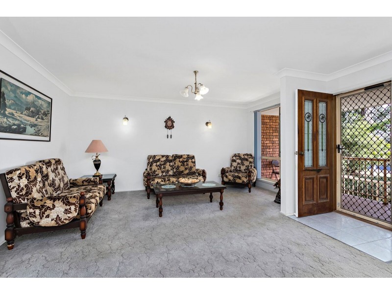 4 Azure Avenue, Emerald Beach NSW 2456
