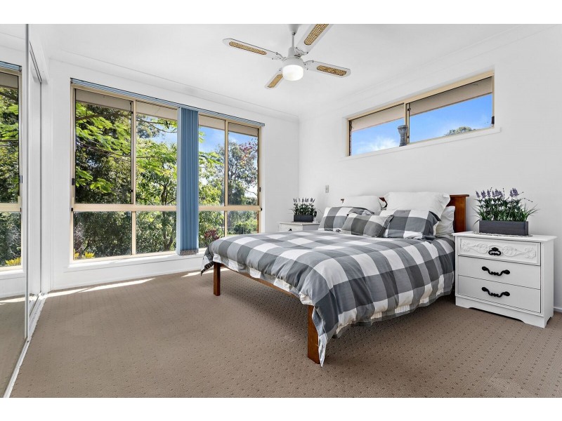 4 Azure Avenue, Emerald Beach NSW 2456
