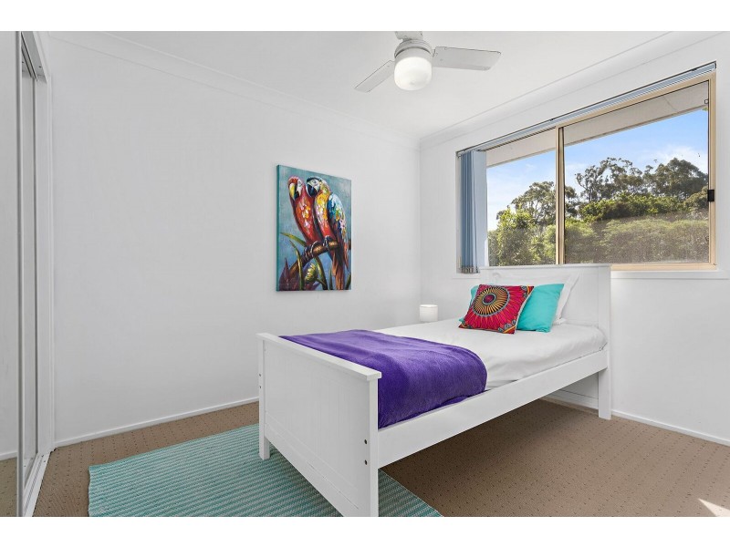 4 Azure Avenue, Emerald Beach NSW 2456