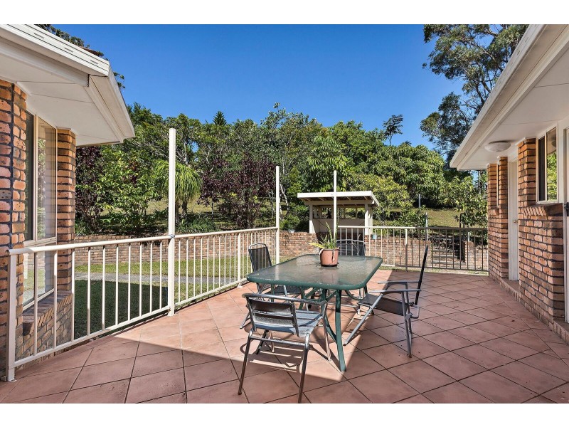 4 Azure Avenue, Emerald Beach NSW 2456