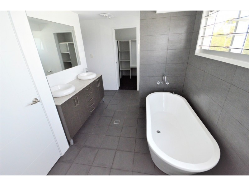 40 Island Road, Sapphire Beach NSW 2450