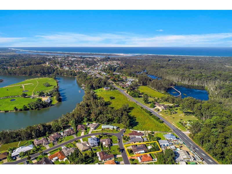 13 Lake Court, Urunga NSW 2455