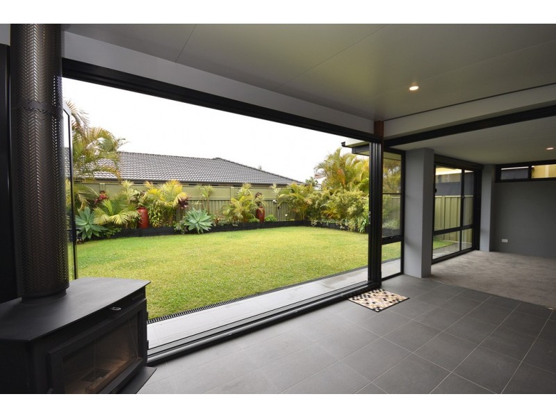 2/2 Grasslands Close, Coffs Harbour NSW 2450