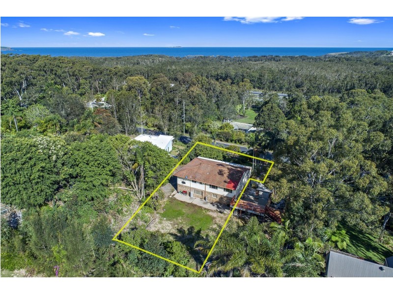 1/24 Emerald Heights Drive, Emerald Beach NSW 2456