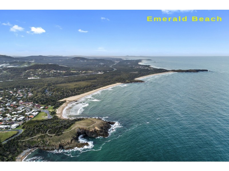 1/24 Emerald Heights Drive, Emerald Beach NSW 2456