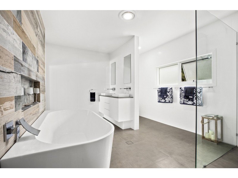 9 Beachfront Close, Sapphire Beach NSW 2450