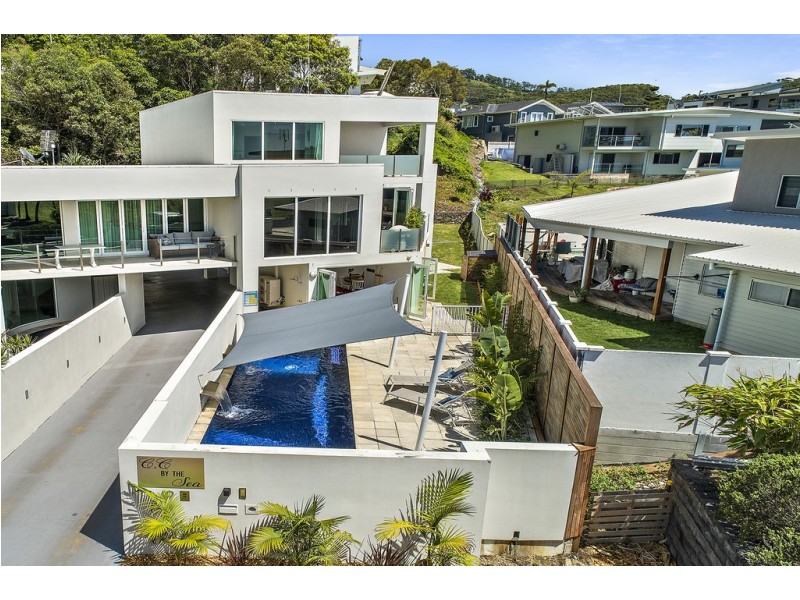 9 Beachfront Close, Sapphire Beach NSW 2450