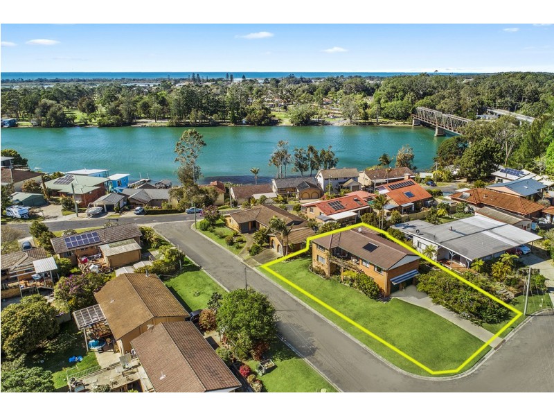 2 Essex Court, Urunga NSW 2455