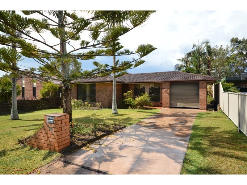 21 Light Street, Emerald Beach NSW 2456