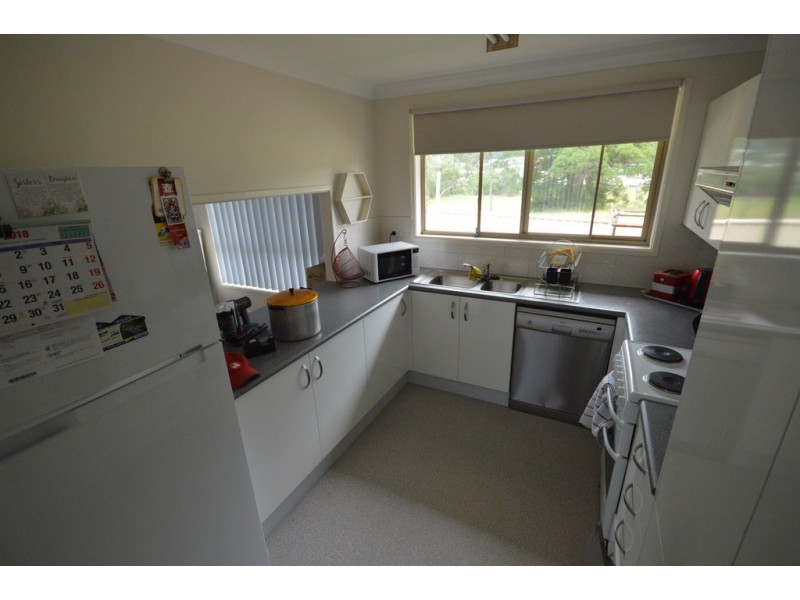 2/27 Burridge Avenue, Coffs Harbour NSW 2450