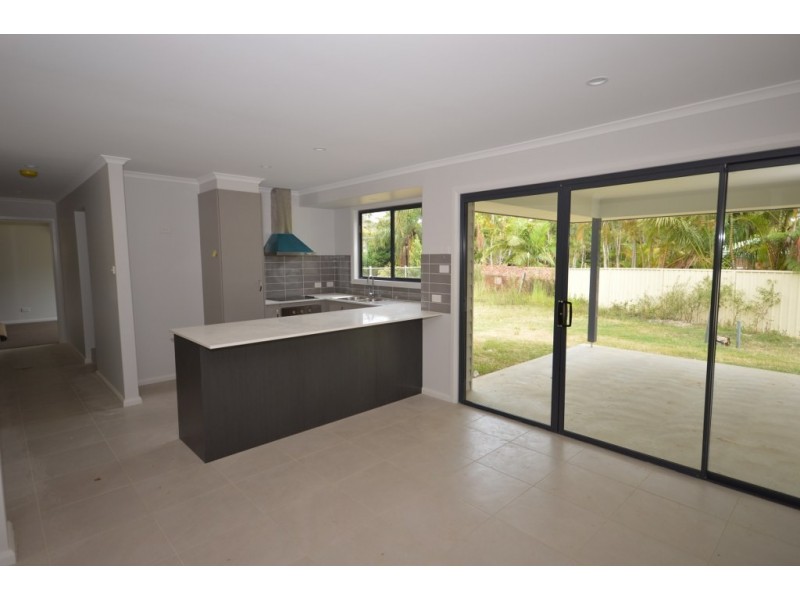 1/18 Sea Breeze Place, Boambee East NSW 2452