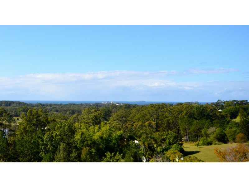 20a Skinner Close, Emerald Beach NSW 2456