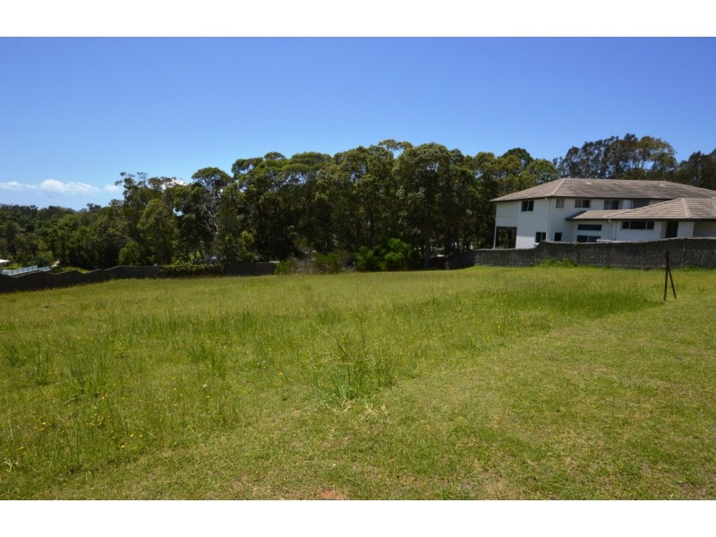 11A San Simeon Circuit, Sapphire Beach NSW 2450