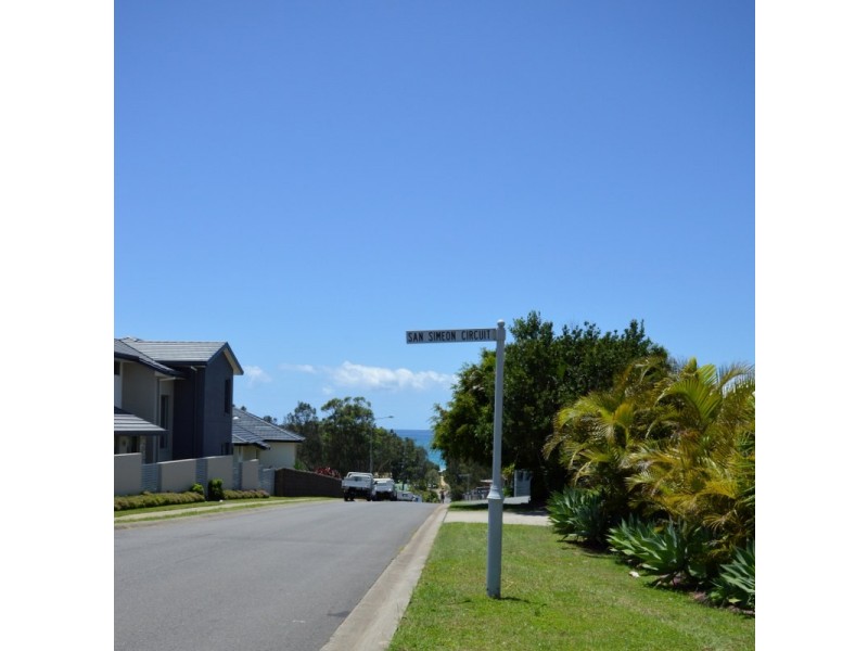 11A San Simeon Circuit, Sapphire Beach NSW 2450