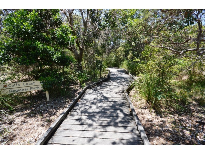 11A San Simeon Circuit, Sapphire Beach NSW 2450