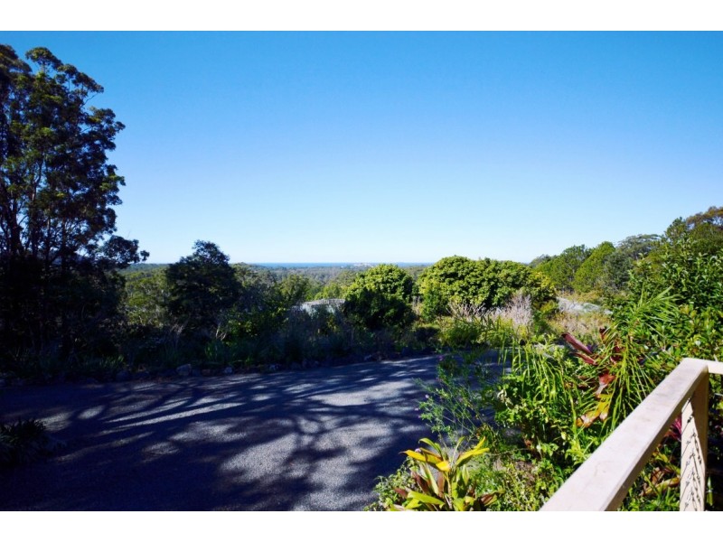 20b Skinner Close, Emerald Beach NSW 2456