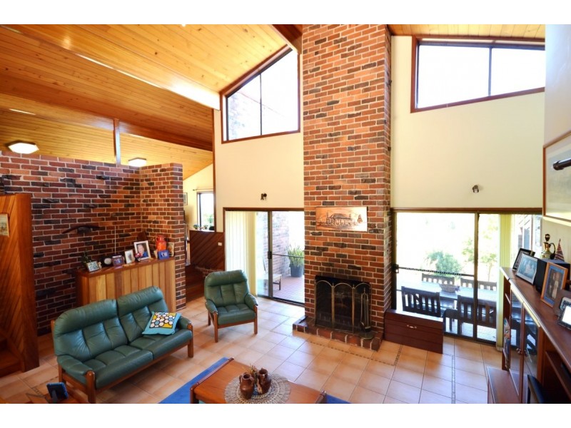 20b Skinner Close, Emerald Beach NSW 2456